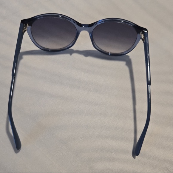 MAX&CO SUNWEAR
MO0084 87W - SHINY TURQUOISE / SHINY LIGHT BLUE Size: 55:18:140MM - Picture 5 of 11